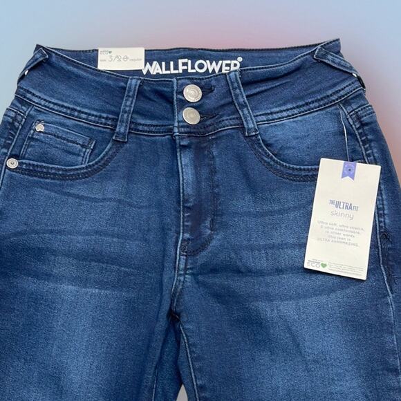 WALLFLOWER Women’s 3 (Juniors) Skinny Ultra Fit Soft Blue Jeans - Picture 1 of 6